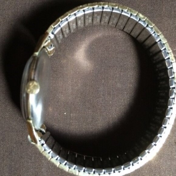 Bulova Vintage Gold Watch Automatic In Good Working Condition - Picture 8 of 15